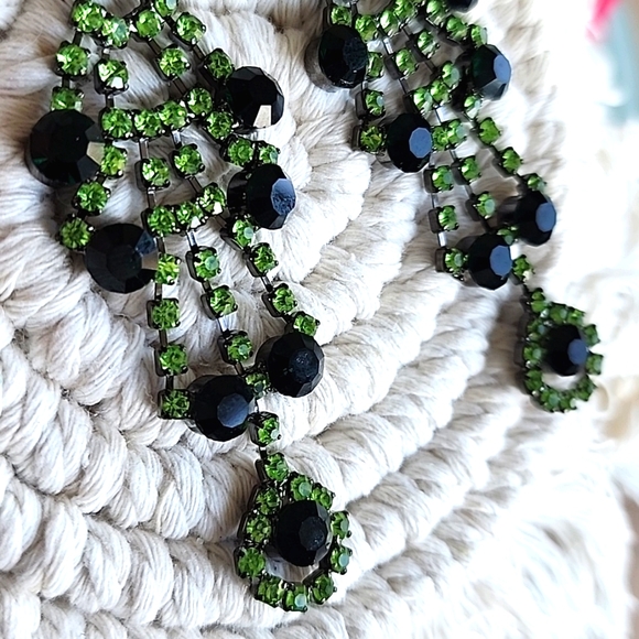 GREEN gemstones Earrings 8cm length - Picture 4 of 4